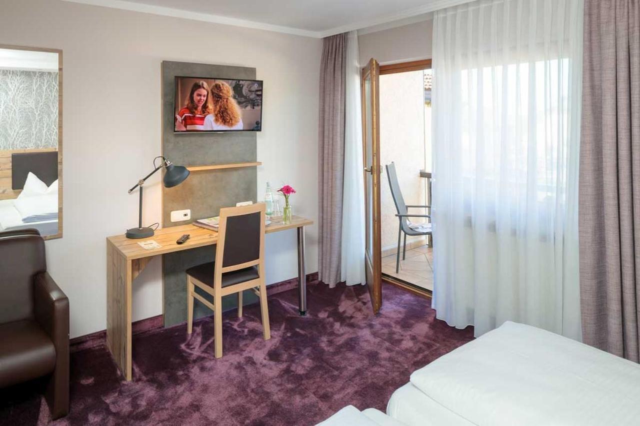 Hotel Pockinger Hof Pocking  Bagian luar foto