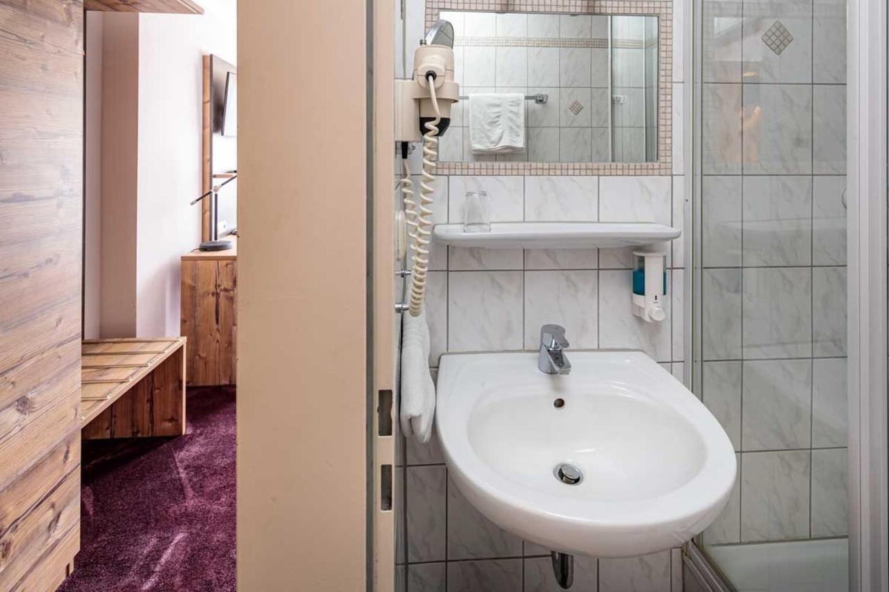 Hotel Pockinger Hof Pocking  Bagian luar foto